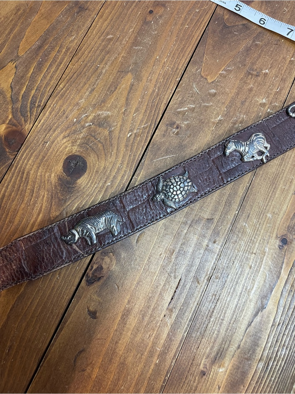 Honest by Brighton leather belt with silvertone animals size 26 - Picture 2 of 8